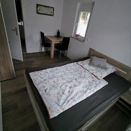 Privates Zimmer In Ruhiger Lage Heidenheim-Steinheim Am Albuch Zewnętrze zdjęcie